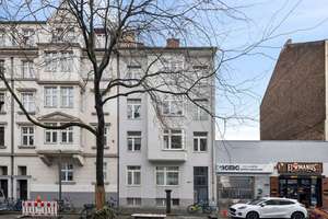 Attraktives Mehrfamilienhaus in Top-Lage von Köln mit Entwicklungspotenzial