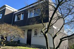 MEHR EBENEN, MEHR WOHNGEFÜHL – GEPFLEGTES SPLIT-LEVEL-HAUS MIT GARAGE UND GARTEN IN ELBERFELD