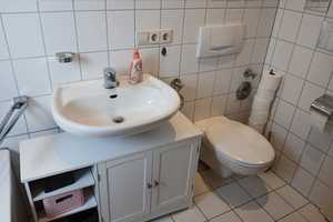 Helle 2-Zimmer-Wohnung mit Balkon und EBK in Steinen