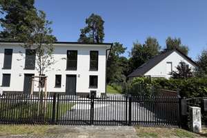 Ihr Traumhaus wartet: Exklusive Neubau-Doppelhaushälfte – luxuriös & sofort bezugsfertig – Die vollständige Adresse der Immobilie erhältst du vom Anbieter., 15827 Blankenfelde-Mahlow – Vorschaubild 3