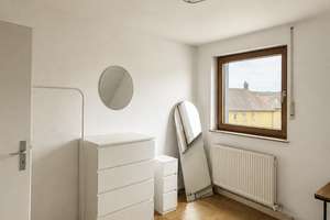 Helles, möbliertes 16 m² WG-Zimmer in Stuttgart-Vaihingen – Nähe Uni & HdM – Häfnerstraße 2, 70563 Heerstraße, Stuttgart – Vorschaubild 3