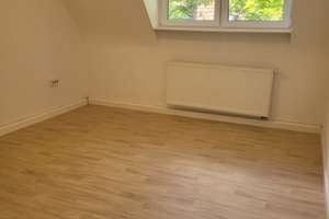 Renovierte Dachgeschosswohnung nähe Rastpfuhl Klinik(Whg.5) – Seebohmstraße 45, 66115 Burbach, Saarbrücken – Vorschaubild 2