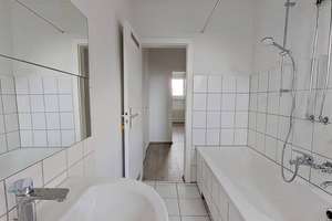 *1 NKM FREI* Gemütliche 2-Zimmer-Dachgeschosswohnung mit großer Küche und Wannenbad – Degenstraße 13, 42651 Solingen-Mitte, Solingen – Vorschaubild 11