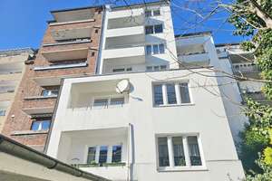 Süd-Balkon, Aufzug, Badewanne - modernisiert, barrierefrei und bezugsfertig