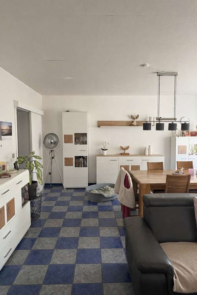 Immobilie in Neckarwestheim - Familienfreundliche, ruhig gelegene Doppelhaushälfte mit großzügiger Terrasse/ Garten und Garage - Bild 2