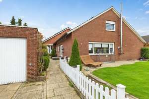 Gemütliches Zweifamilienhaus mit Garage und Garten in ruhiger Lage - Ihr Traum vom Wohnen im Grünen! – Die vollständige Adresse der Immobilie erhältst du vom Anbieter., 46419 Isselburg – Vorschaubild 1