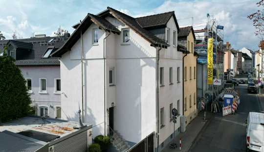 Bild von Vielseitiges Wohnjuwel in Frankfurt-Rödelheim – ideal für Familie oder als Mehrgenerationenhaus
