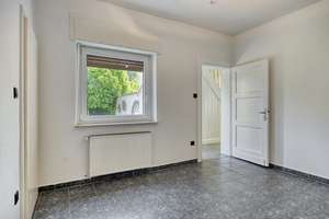 Ein Zuhause voller Möglichkeiten: 7 Zimmer & ein Garten zum Verlieben – Die vollständige Adresse der Immobilie erhältst du vom Anbieter., 53229 Holtorf, Bonn – Vorschaubild 8