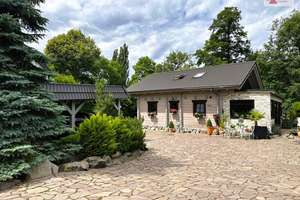 Naturparadies mit Pool & Teich: Möbliertes Blockbohlenhaus mit Wintergarten in Chemnitz-Rottluff – Die vollständige Adresse der Immobilie erhältst du vom Anbieter., 9116 Rottluff, Chemnitz – Vorschaubild 2