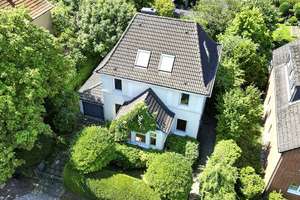 Gepflegte Altbauvilla mit sonnigem Garten in begehrter Lage in Blankenese – Die vollständige Adresse der Immobilie erhältst du vom Anbieter., 22587 Blankenese, Hamburg – Vorschaubild 2