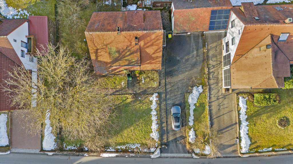 Immobilie in Bindlach - Potenzialstakes Zweiparteienhaus in bester Lage von Bindlach - Bild 2