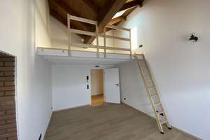 Ein helles Zimmer mit Hochebene im ruhigen Gemeinschaftshaus – Blumenthalstraße 70a, 47058 Duissern, Duisburg – Vorschaubild 3