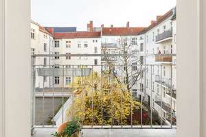Hufelandstraße: 2-Zimmer Altbau zzgl. Wohnküche, Balkon, Fernwärme & Effizienz B, maßgefertigte EBK – Hufelandstraße 23, 10407 Prenzlauer Berg, Berlin – Vorschaubild 9