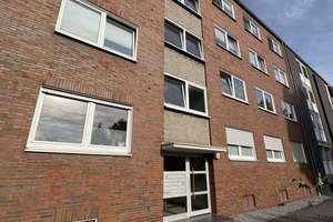 Saniertes 1 Raum-Apartment mit Balkon in Lörick