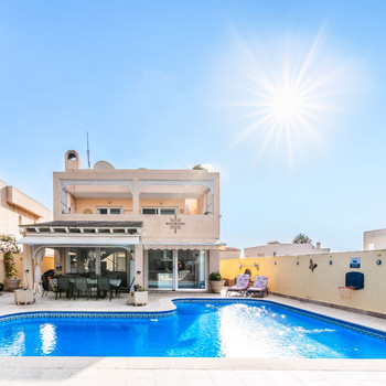 Freistehende Villa mit privatem Pool und Meerblick in Garrucha, Almería.