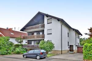 Modern, ruhig und bezugsfrei! Kernsanierte 4-Zimmer-Dachgeschosswohnung mit Garage in Palmbach – Die vollständige Adresse der Immobilie erhältst du vom Anbieter., 76228 Palmbach, Karlsruhe – Vorschaubild 1