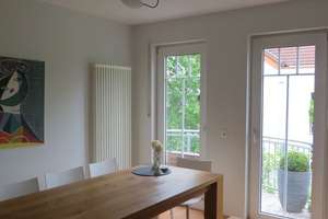 Sehr schöne Erdgeschoss 3 Zimmer Wohnung 90m2 + 30m2 Terrasse ins Grüne