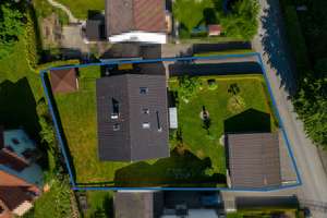 Gepflegtes Zweifamilienhaus mit großem Garten, drei Garagen und vielseitigen Nutzungsmöglichkeiten – Die vollständige Adresse der Immobilie erhältst du vom Anbieter., 88316 Isny im Allgäu – Vorschaubild 8