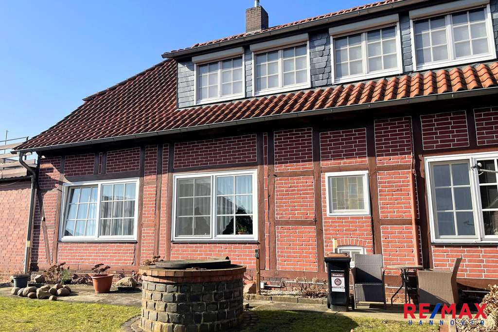 Immobilie in Burgwedel - Fachwerkidylle auf großem Grundstück – Wohnen mit Charakter und Geschichte - Bild 0