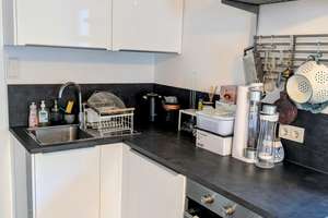 Teilmöbiliertes, helles  1-Zimmer-Apartment in Düsseldorf Friedrichstadt – Corneliusstraße 14, 40215 Friedrichstadt, Düsseldorf – Vorschaubild 3