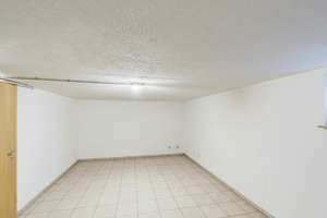 EE-Klasse A. Helles, modernes RMH, Garage, Stellplatz, TLB, EBK, Gäste WC, Balkon, Terrasse, Garten – Die vollständige Adresse der Immobilie erhältst du vom Anbieter., 73734 Berkheim, Esslingen am Neckar – Vorschaubild 19