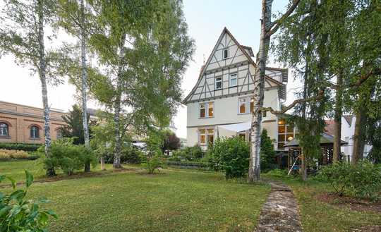 Exklusive Wohn- und Geschäftsvilla mit herrlichem Parkgrundstück