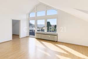 INTERESSANTE DACHGESCHOSSWOHNUNG | 2 Zimmer | RENDITEOBJEKT | inkl. Stellplatz | STUTTGART-VAIHINGEN