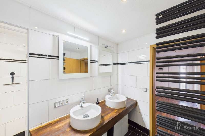 Immobilie in Gangelt - Als Generationenobjekt oder zur teilweisen Vermietung – viel Platz für Deine Ideen - Bild 1