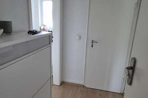 UNTERMIETE BEFRISTET Helle 2 Zimmer-Wohnung mit Balkon in Nippes - Dezember bis Februar inklusive – Die vollständige Adresse der Immobilie erhältst du vom Anbieter., 50733 Nippes (Ortsteil), Köln – Vorschaubild 3
