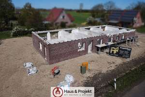 Neubau-Bungalowhälfte in Aurich-Schirum mit Photovoltaikanlage – Die vollständige Adresse der Immobilie erhältst du vom Anbieter., 26605 Aurich – Vorschaubild 1