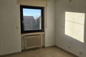 Frei stehendes Einfamilienhaus in Baden-Baden-Steinbach, großer Garten, 2 Tageslichtbäder, Garage – Die vollständige Adresse der Immobilie erhältst du vom Anbieter., 76534 Steinbach, Baden-Baden – Vorschaubild 7