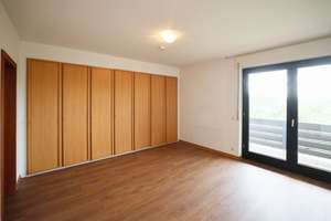 Attraktives Einfamilienhaus mit Terrasse, Garten und Doppelgarage in ruhiger Ausblicklage in Koblenz – Die vollständige Adresse der Immobilie erhältst du vom Anbieter., 56076 Pfaffendorfer Höhe, Koblenz – Vorschaubild 16