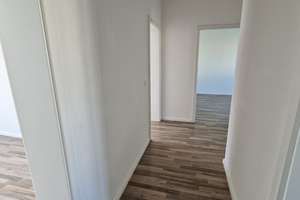 Hell, freundlich und gemütlich - Balkon und Einbauküche inklusive! – Luxemburgstraße 23, 39114 Cracau, Magdeburg – Vorschaubild 2