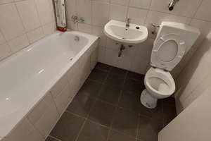 Hochwertige 3-Zimmer-Wohnung mit Balkon im 8. Stock in Mönchengladbach-Römerbrunnen – Römerbrunnen 25, 41238 Mülfort, Mönchengladbach – Vorschaubild 7