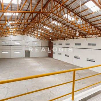 Bis zu 1.500 qm Lager / Produktion | ebenerdige Tore | ca. 4,5 - 6 m UKB !