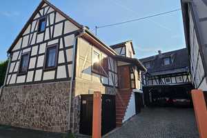 Charmantes, liebevoll saniertes Mehrfamilienhaus mit drei möblierten Wohneinheiten in Ulfa! – Wetteraukreis – Vorschaubild 2