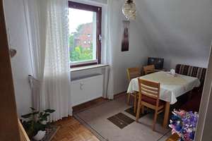 Wohnen mit Charakter: 3,5-Zimmer-Dachgeschosswohnung in Essen-Bedingrade – Labberg 6, 45359 Bedingrade, Essen – Vorschaubild 4