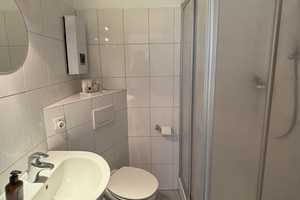 Mehrfamilienhaus mit Büroeinheit und Halle – Krefeld – Vorschaubild 6