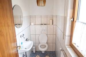 - Einfamilienhaus mit Ausbaupotenzial - – Die vollständige Adresse der Immobilie erhältst du vom Anbieter., 72766 Sondelfingen, Reutlingen – Vorschaubild 3