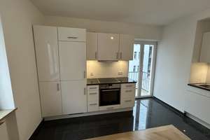MAXVORSTADT | neu renovierte 2,5-Zimmer-Wohnung mit Wohnküche & Parkett & Balkon & Videosprechanlage – Die vollständige Adresse der Immobilie erhältst du vom Anbieter., 80799 Am alten nördlichen Friedhof, München – Vorschaubild 2