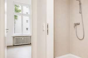 Stilvolle Altbauwohnung nahe Winterfeldtplatz – bezugsfrei – Die vollständige Adresse der Immobilie erhältst du vom Anbieter., 10781 Schöneberg, Berlin – Vorschaubild 9