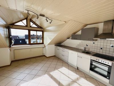 Helle  3-Zimmer-DG-Wohnung in Kissing