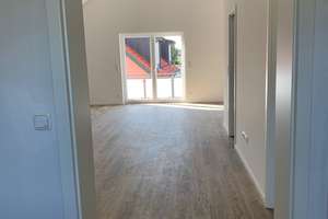 Das etwas andere Dachgeschoss: 3-Zimmer-Dachgeschosswohnung mit Einbauküche und Balkon – Die vollständige Adresse der Immobilie erhältst du vom Anbieter., 80995 Lerchenau-West, München – Vorschaubild 2