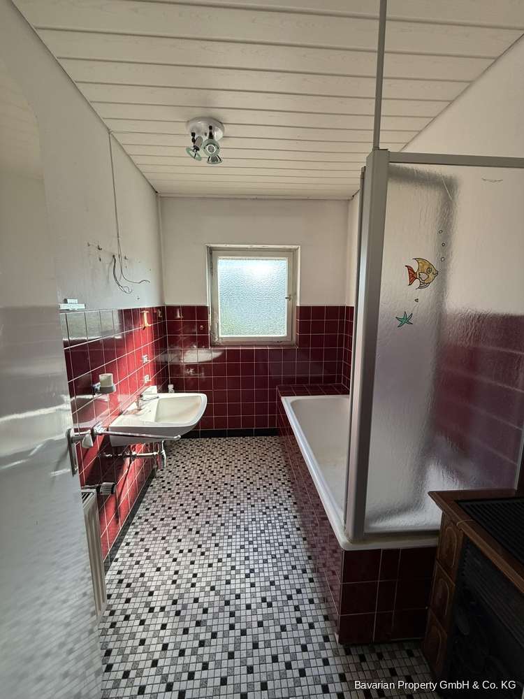 Immobilie in Geiselhöring - Viel Platz für die Familie: Zweifamilienhaus auf 970 m² Grundstück - Bild 4