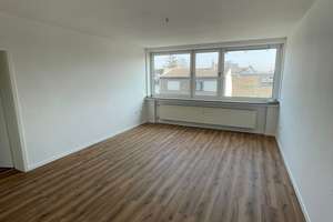 renovierte helle 3 Zimmer Wohnung , 76 m² -  in Oberhausen-Marienkirche