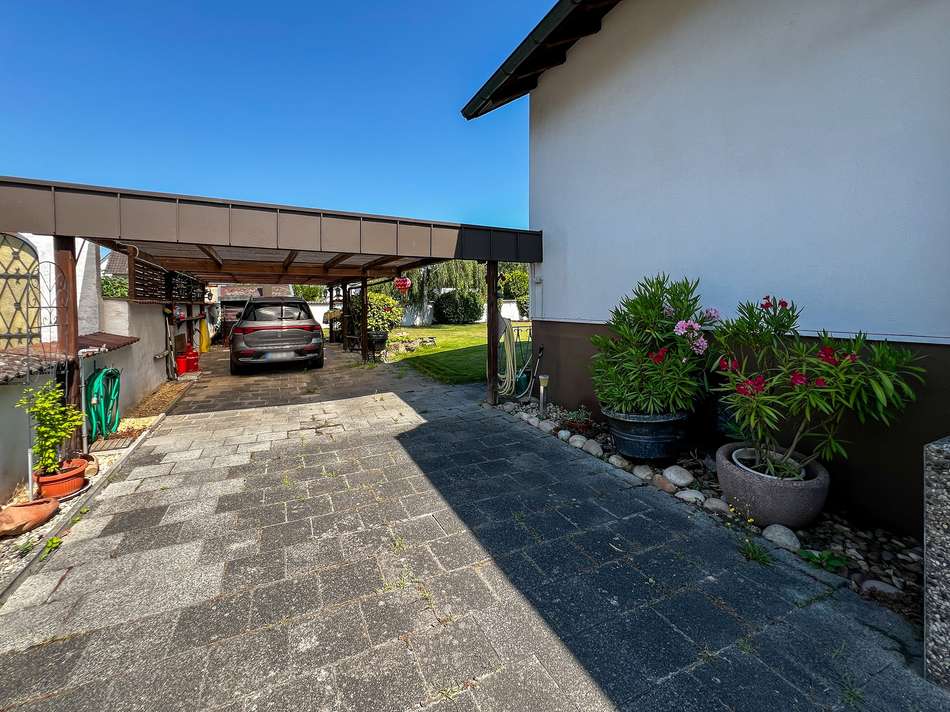Aussen Carport