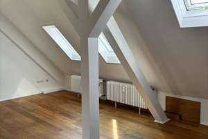 Schöne 2-Zimmer-Dachgeschosswohnung in denkmalgeschütztem Haus in der Weststadt zu verkaufen. – Dantestrasse 21, 69115 Weststadt, Heidelberg – Vorschaubild 11