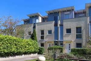 Stilvolles Stadthaus mit moderner und gehobener Ausstattung in familienfreundlicher Lage – Die vollständige Adresse der Immobilie erhältst du vom Anbieter., 12205 Lichterfelde, Berlin – Vorschaubild 1
