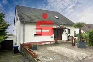 Investition oder Eigenbedarf ? 
Renovierungsbedürftiges Dreifamilienhaus sucht neue Besitzer – Bad Kreuznach (Kreis) – Vorschaubild 1