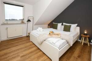 Küstenflair trifft Komfort – stilvolle Ferienwohnung in Büsum – Die vollständige Adresse der Immobilie erhältst du vom Anbieter., 25761 Büsum – Vorschaubild 12